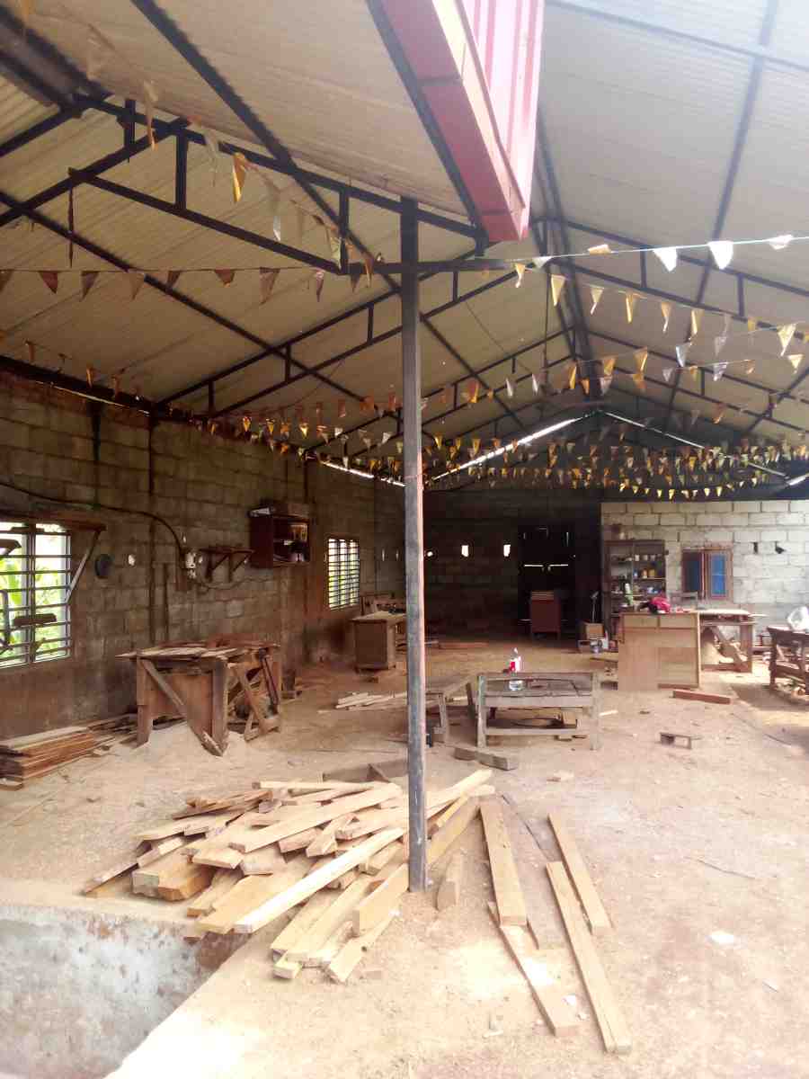 Tin Kanya Kath Furniture Udhyog